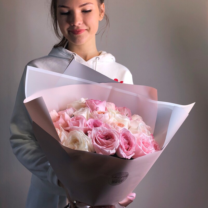 Микс из 27 пионовидных роз